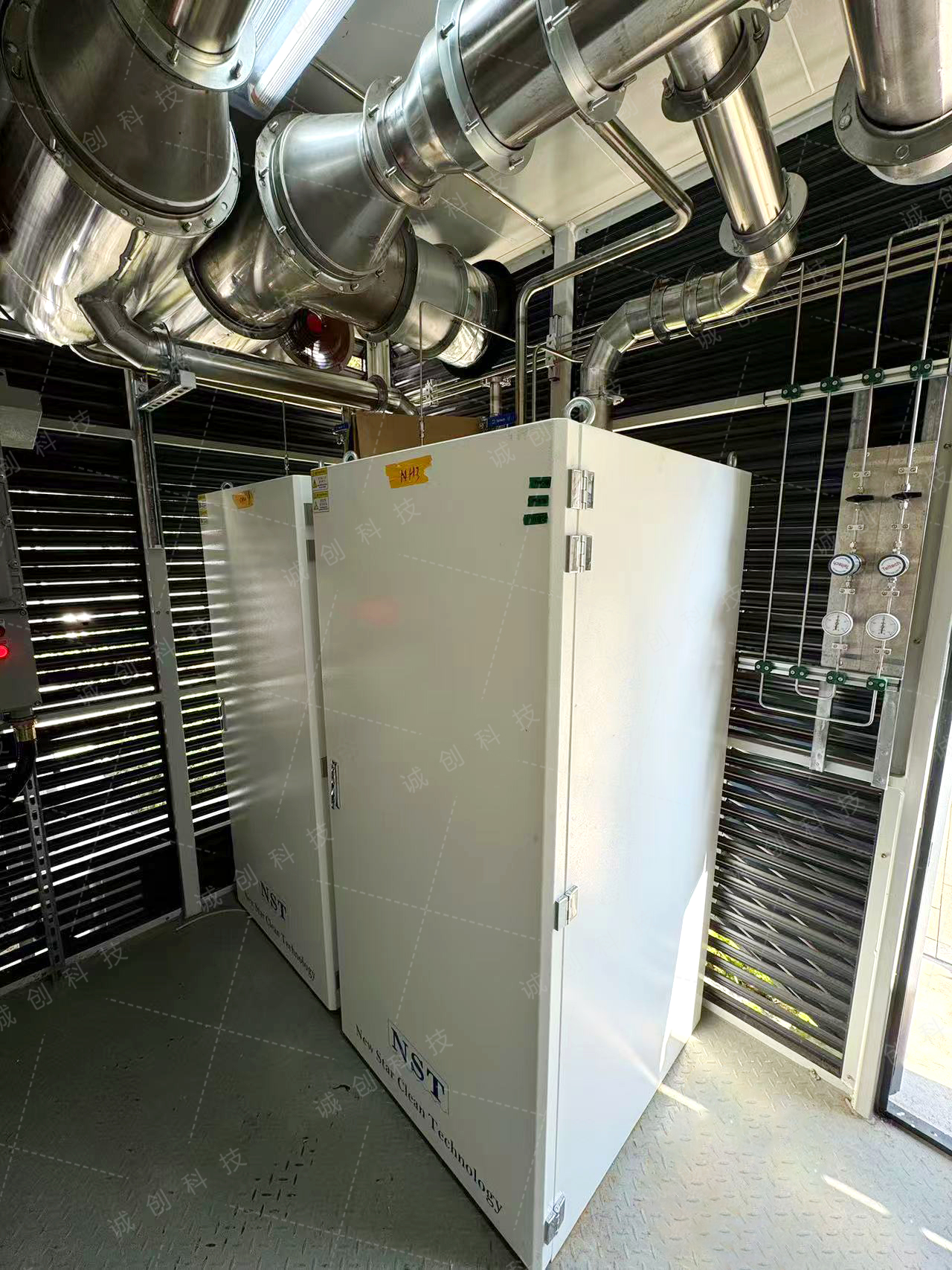 易燃易爆移動氣站中的3臺尾氣處理器